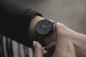 Junghans zeigt Damenuhren in der Trendfarbe Rosa