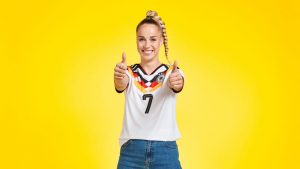 Netto gewinnt DFB-Kapitänin Giulia Gwinn als Markenbotschafterin